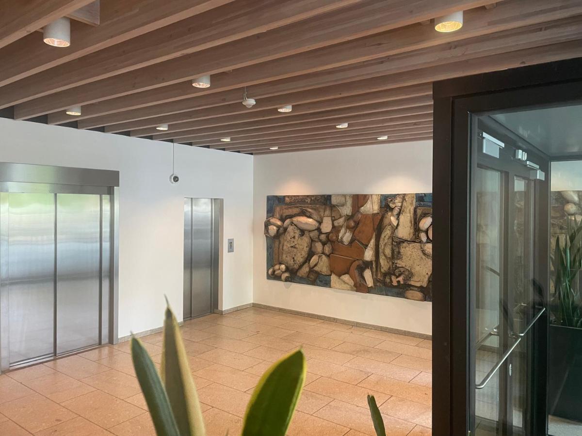 Modern Central Apt With Rooftop, Privat Balcony, & Free Parking,Next To Aarhus Attractions Kültér fotó