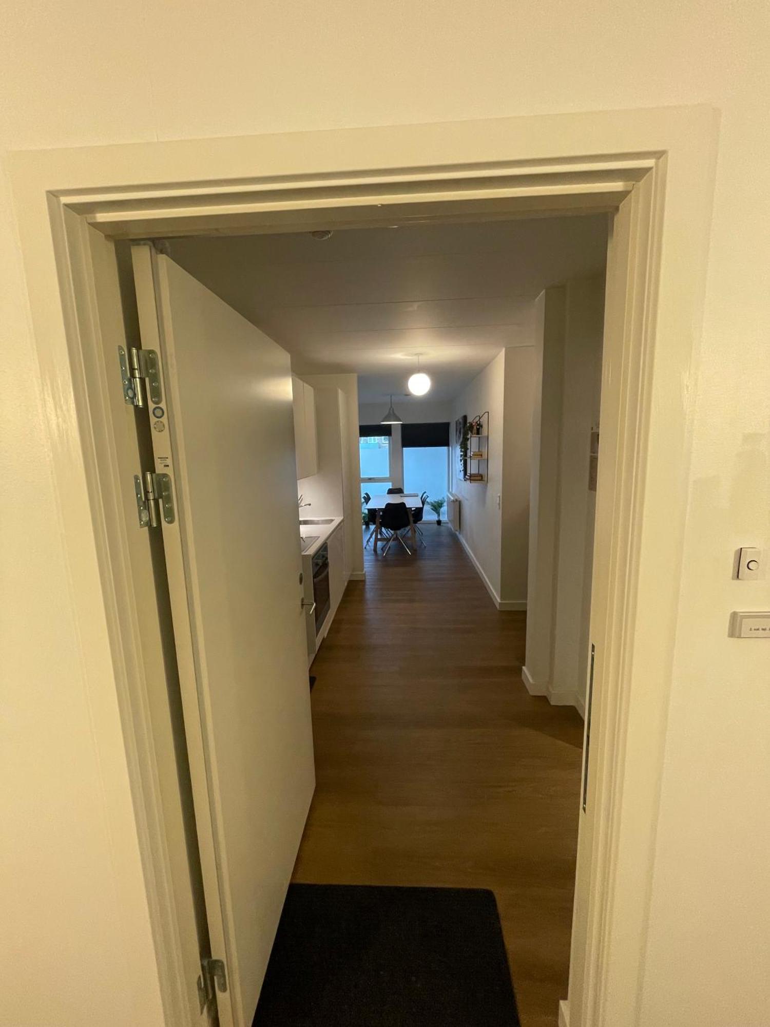Modern Central Apt With Rooftop, Privat Balcony, & Free Parking,Next To Aarhus Attractions Kültér fotó